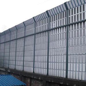 高速隔音屏護(hù)欄5