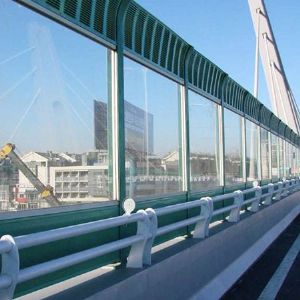 高速隔音屏護(hù)欄4